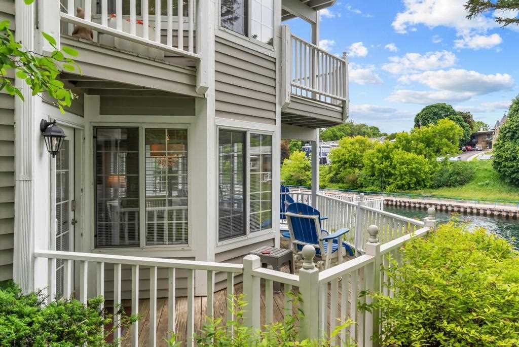 105 Park Avenue Unit: 101