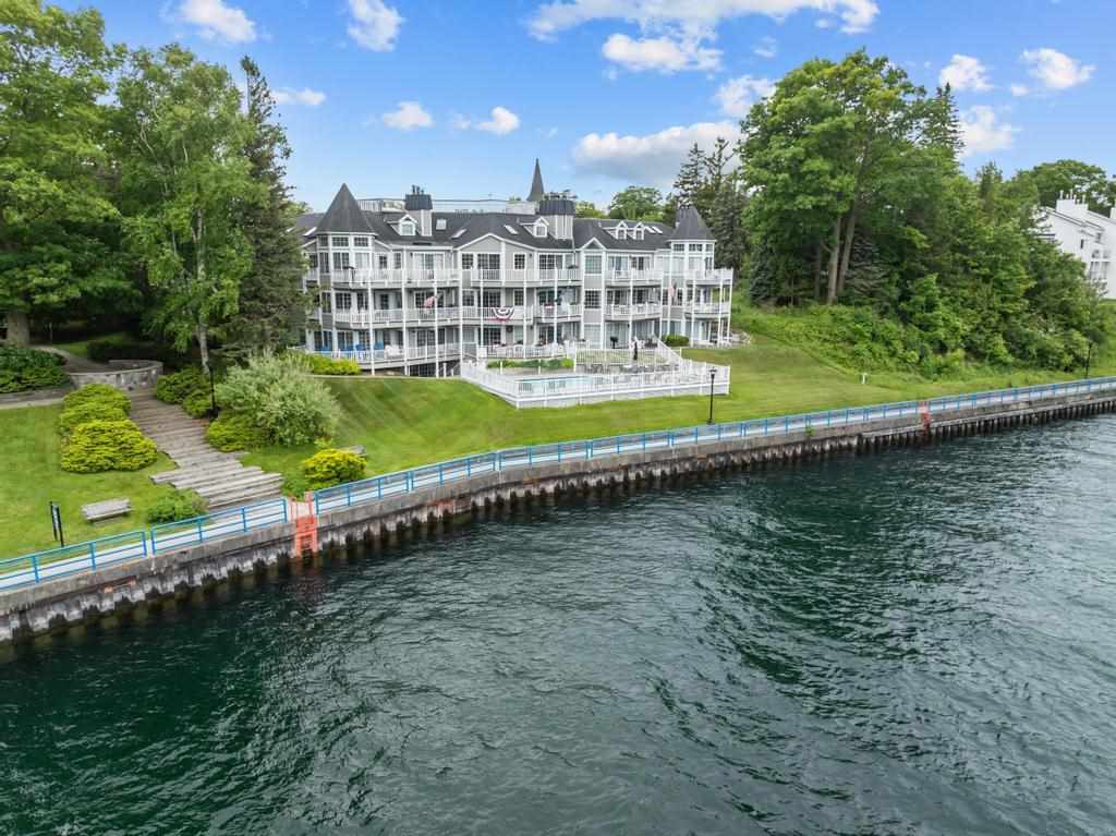 105 Park Avenue Unit: 101
