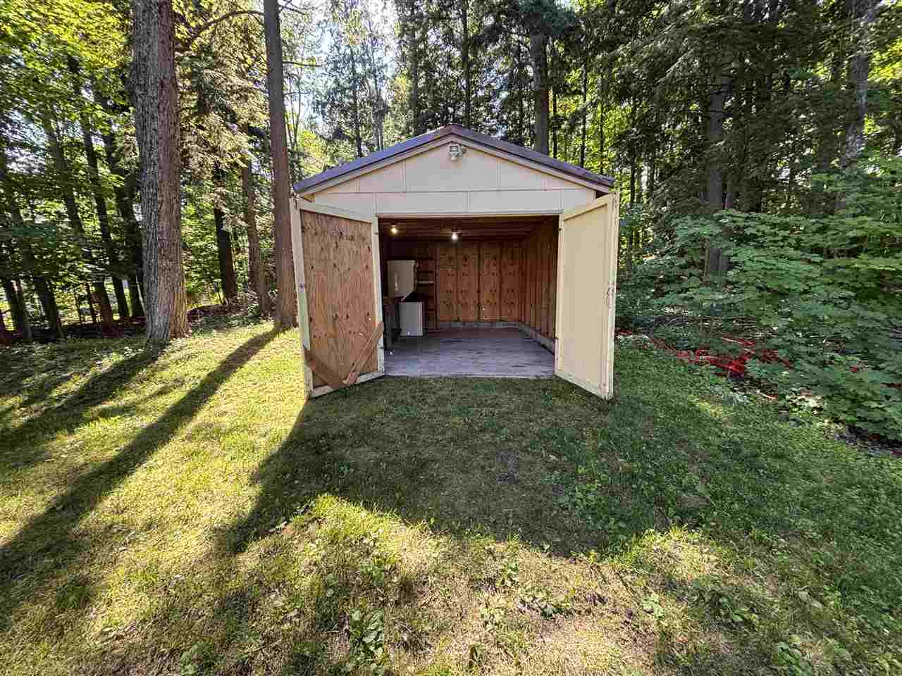 10295 Lakeview Road