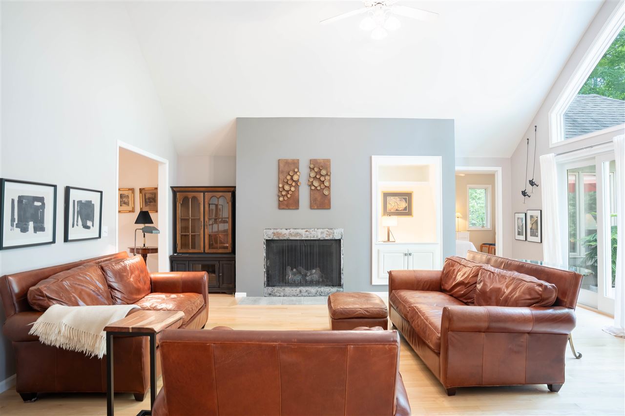 2857 Greenbriar