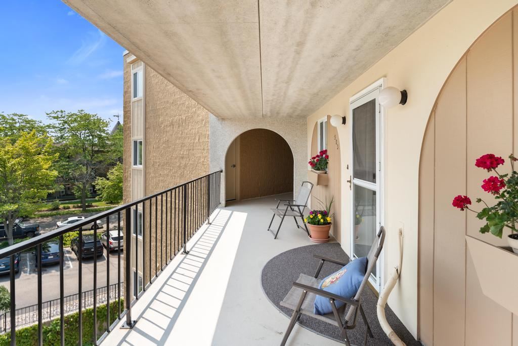 103 W Dixon Avenue Unit: 503