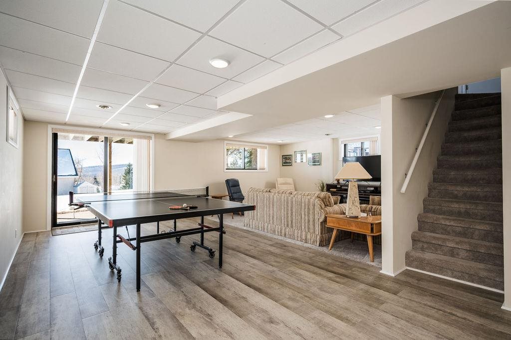 3343 Hill View