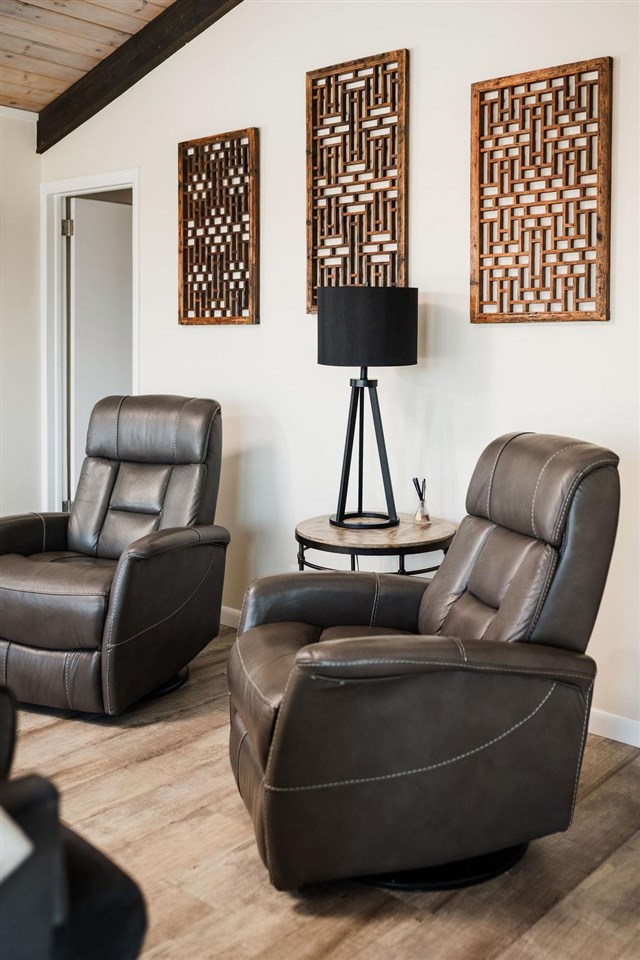 3343 Hill View