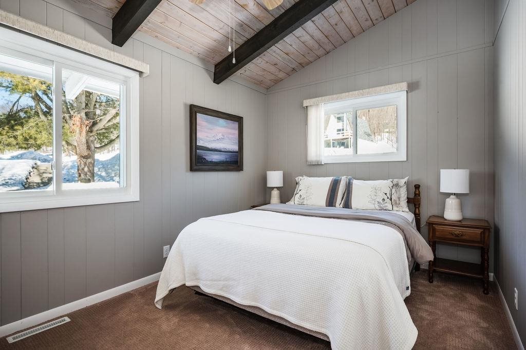 3343 Hill View