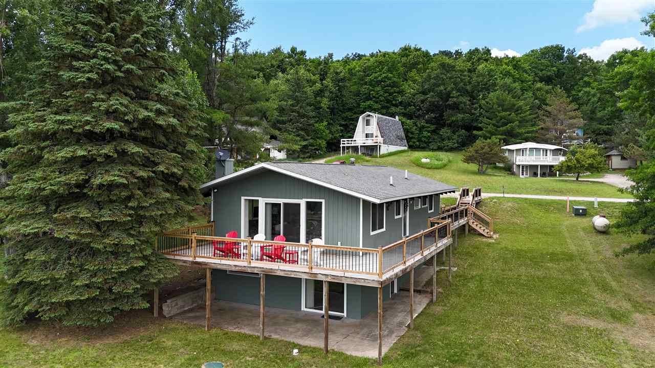 3343 Hill View