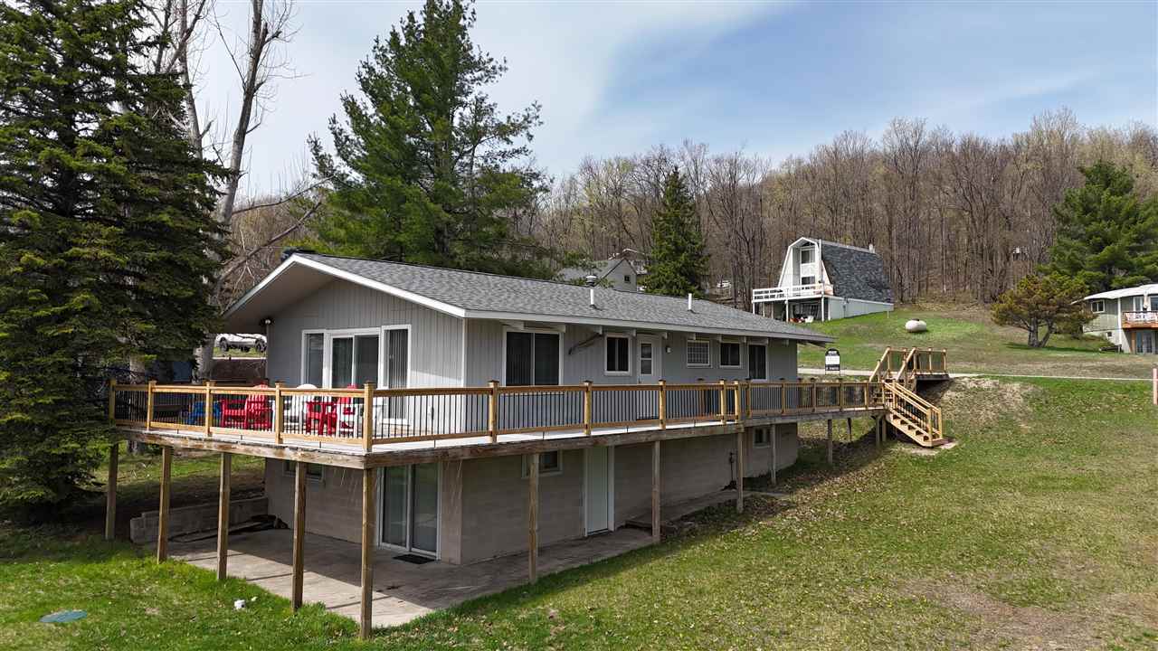 3343 Hill View