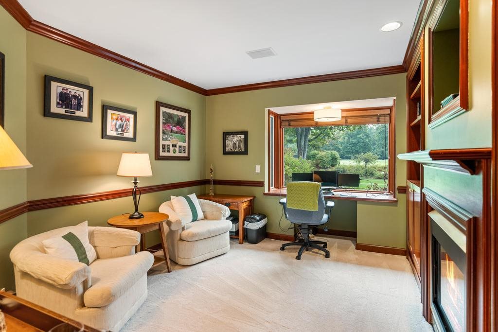 645 Woodhill Court