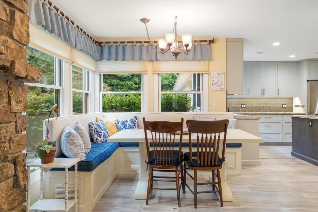 645 Woodhill Court