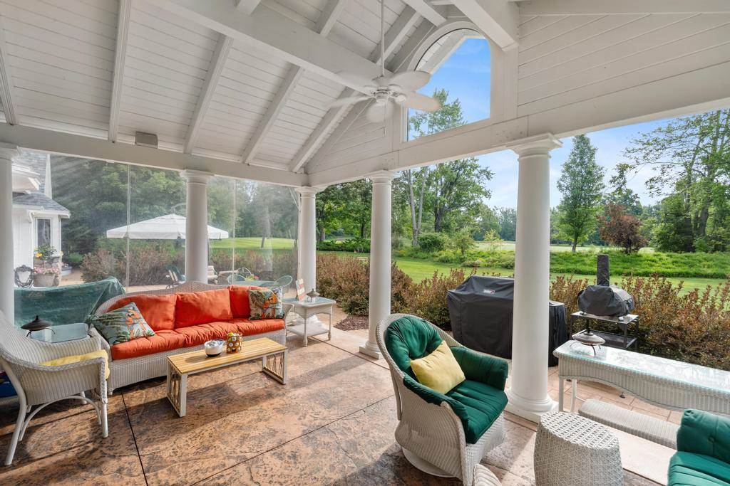 645 Woodhill Court