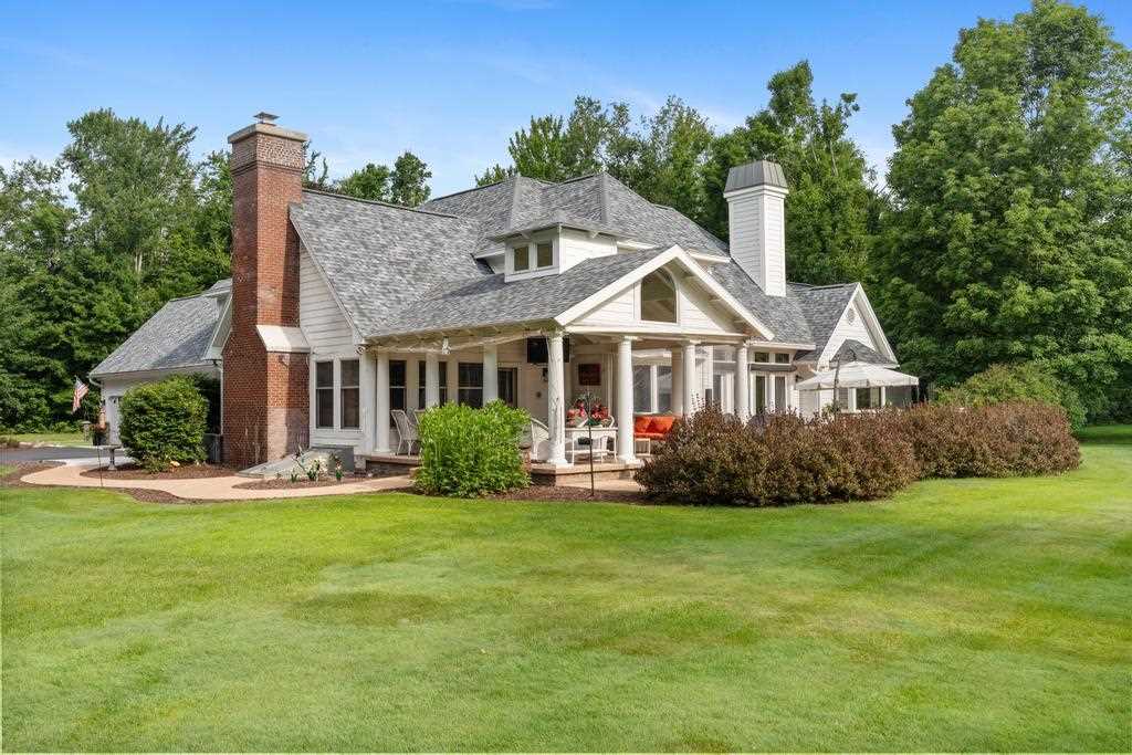 645 Woodhill Court