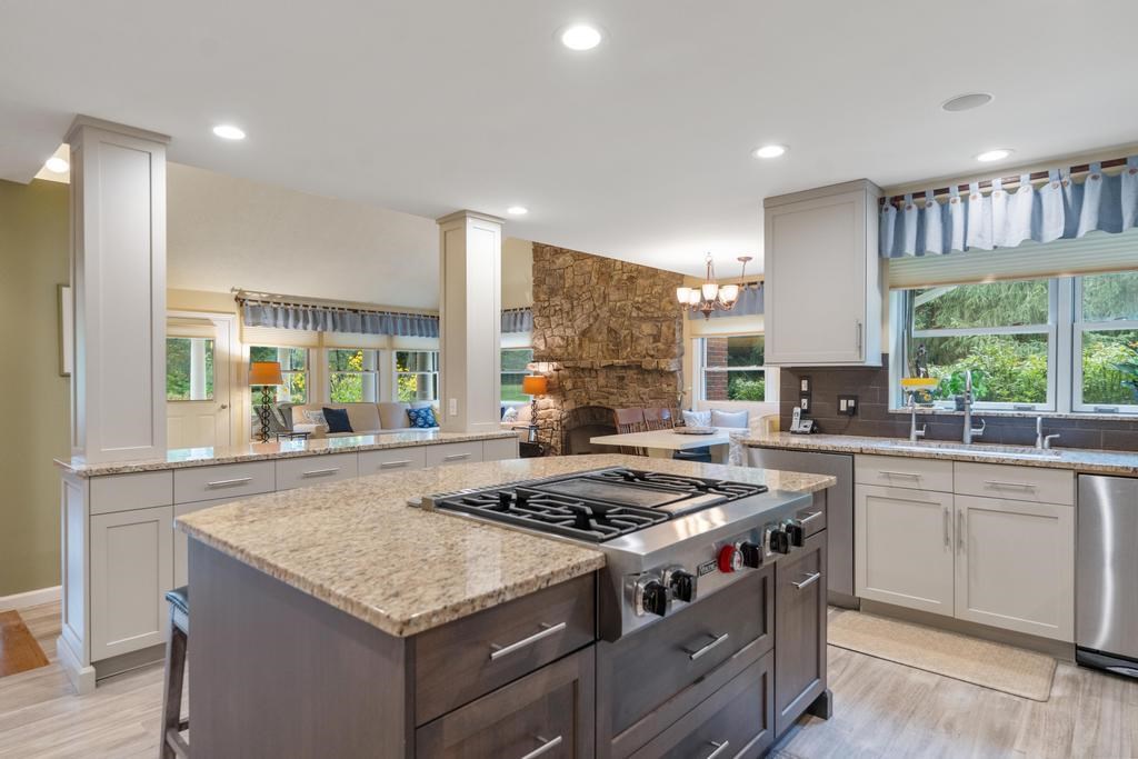 645 Woodhill Court