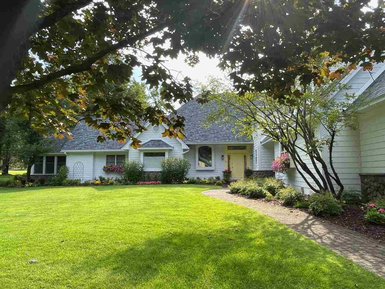 645 Woodhill Court
