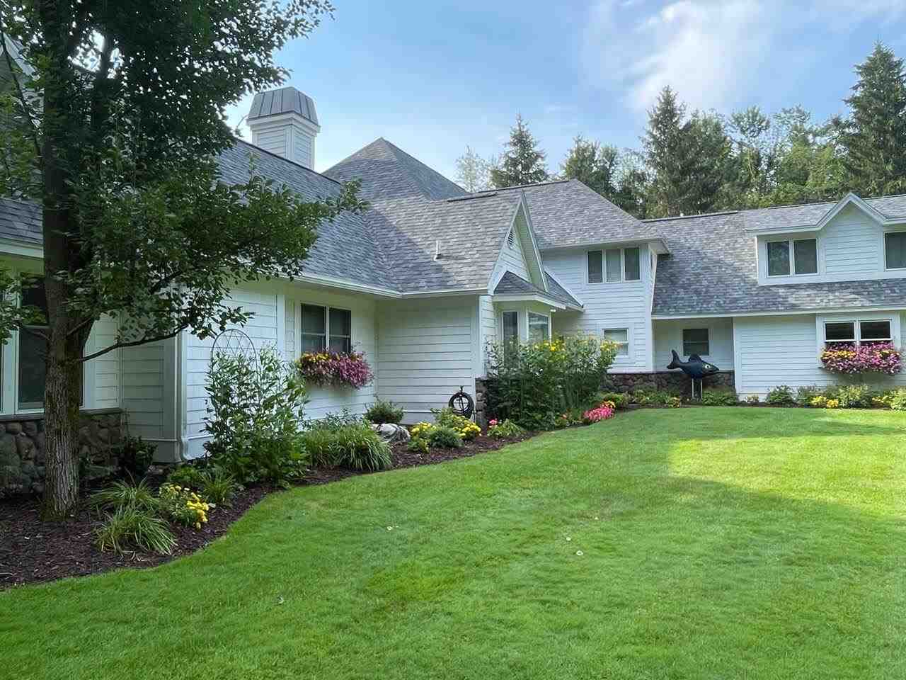 645 Woodhill Court