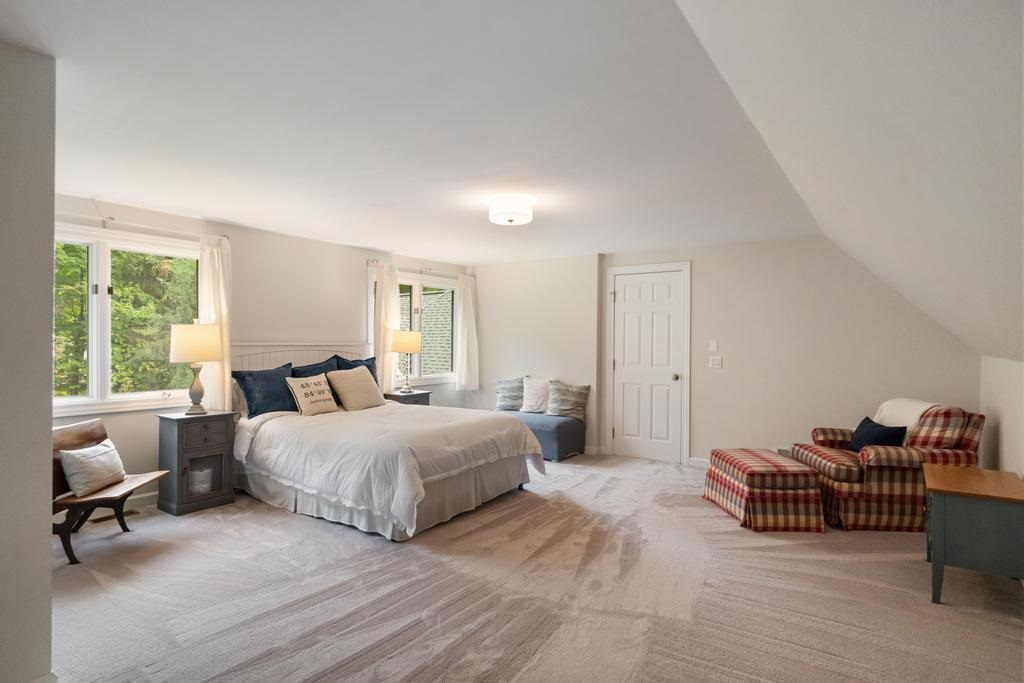 645 Woodhill Court