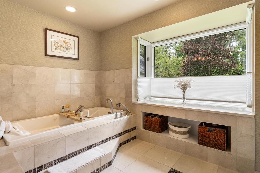 645 Woodhill Court