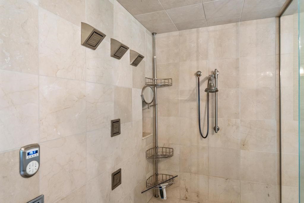 645 Woodhill Court