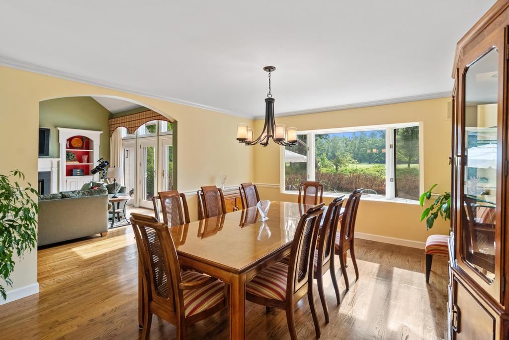 645 Woodhill Court