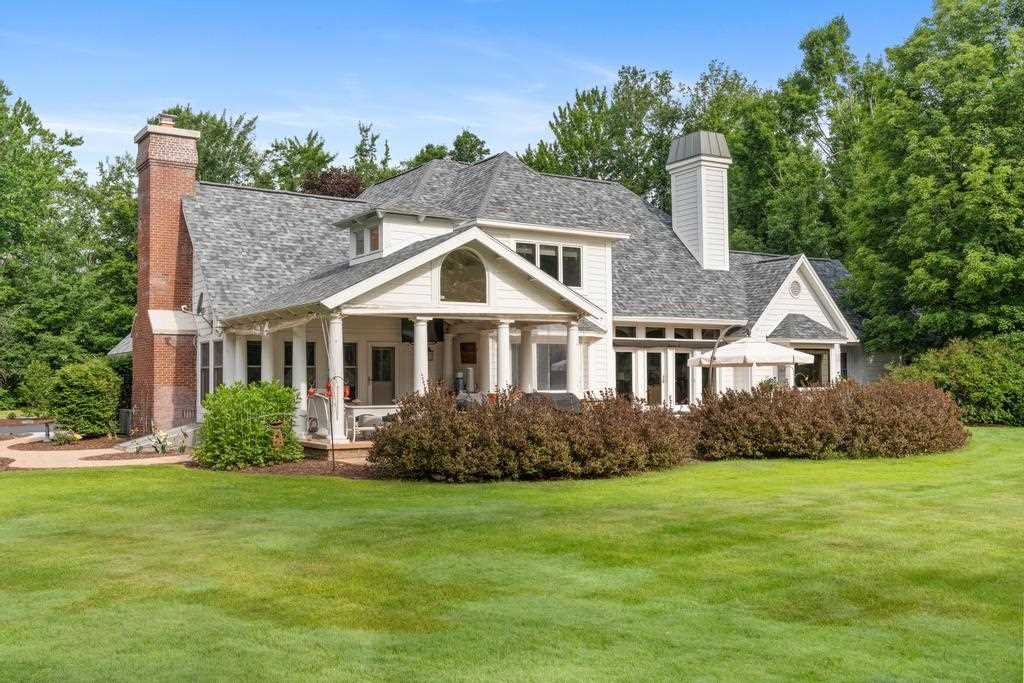 645 Woodhill Court