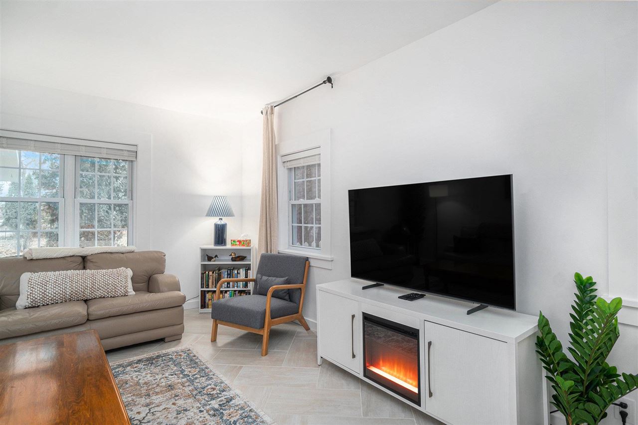 215 E Cedar Street