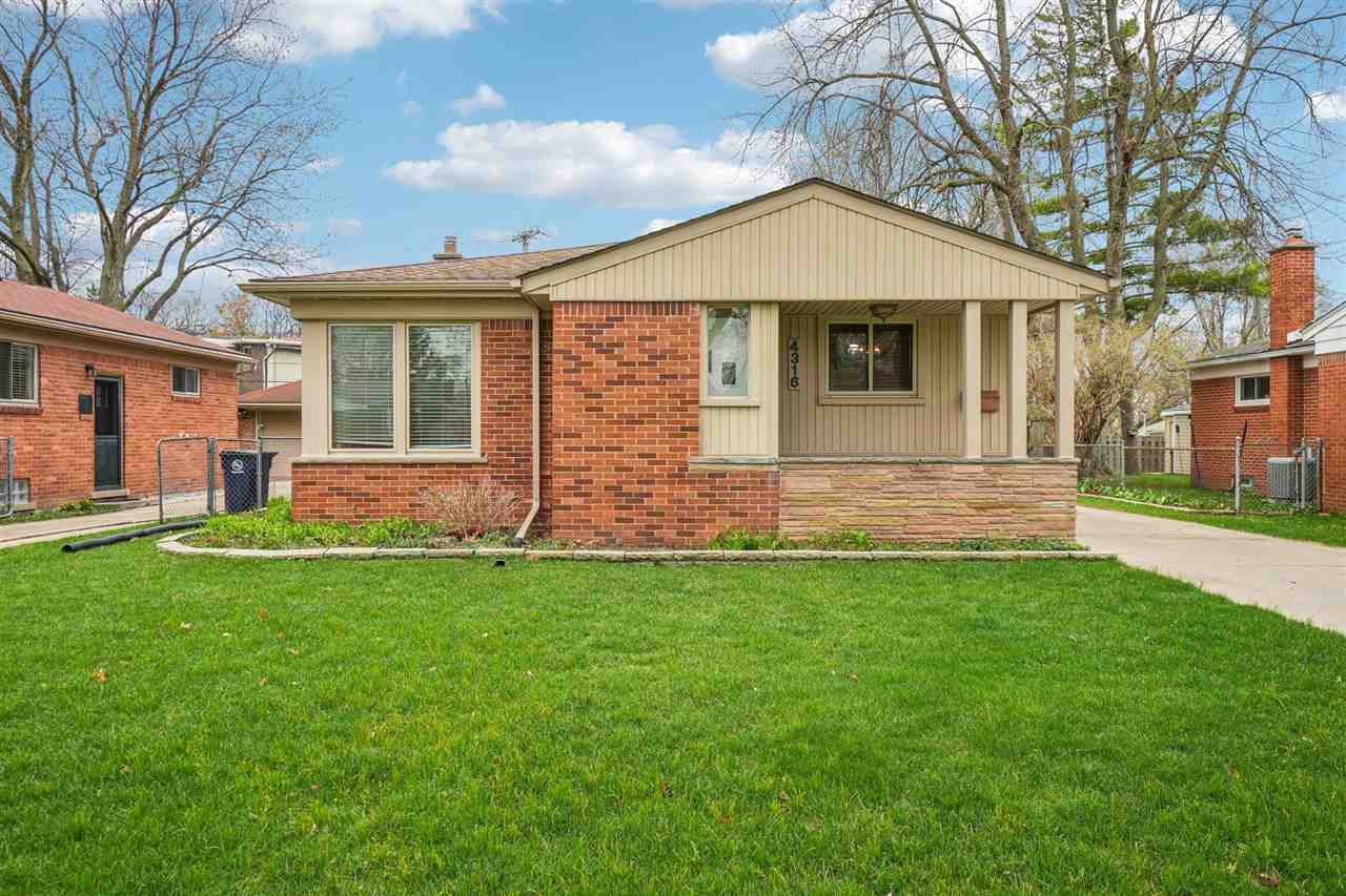 4316 Manor