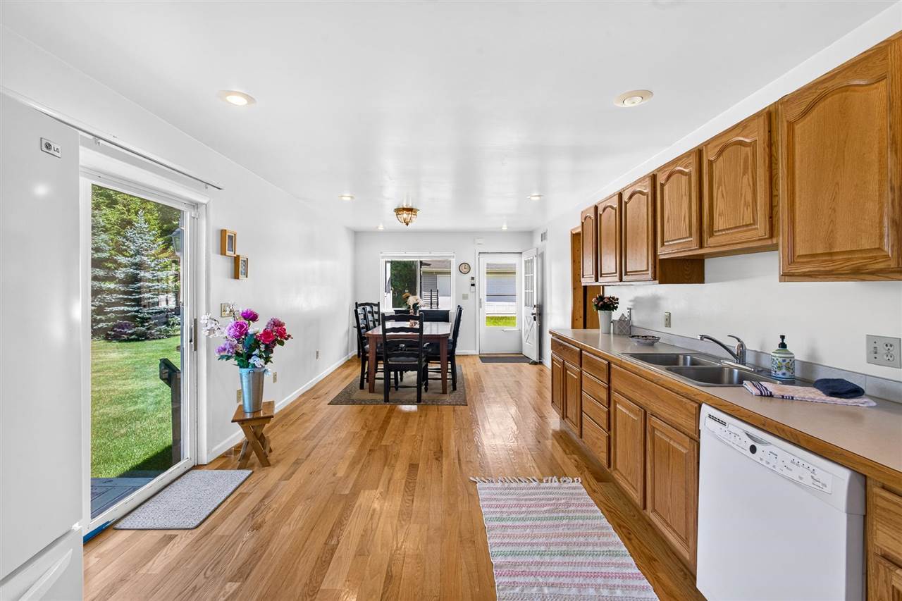 5990 Forest Ave.
