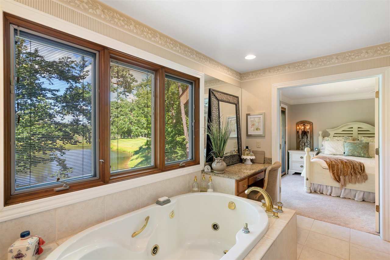 2340 Pinecrest