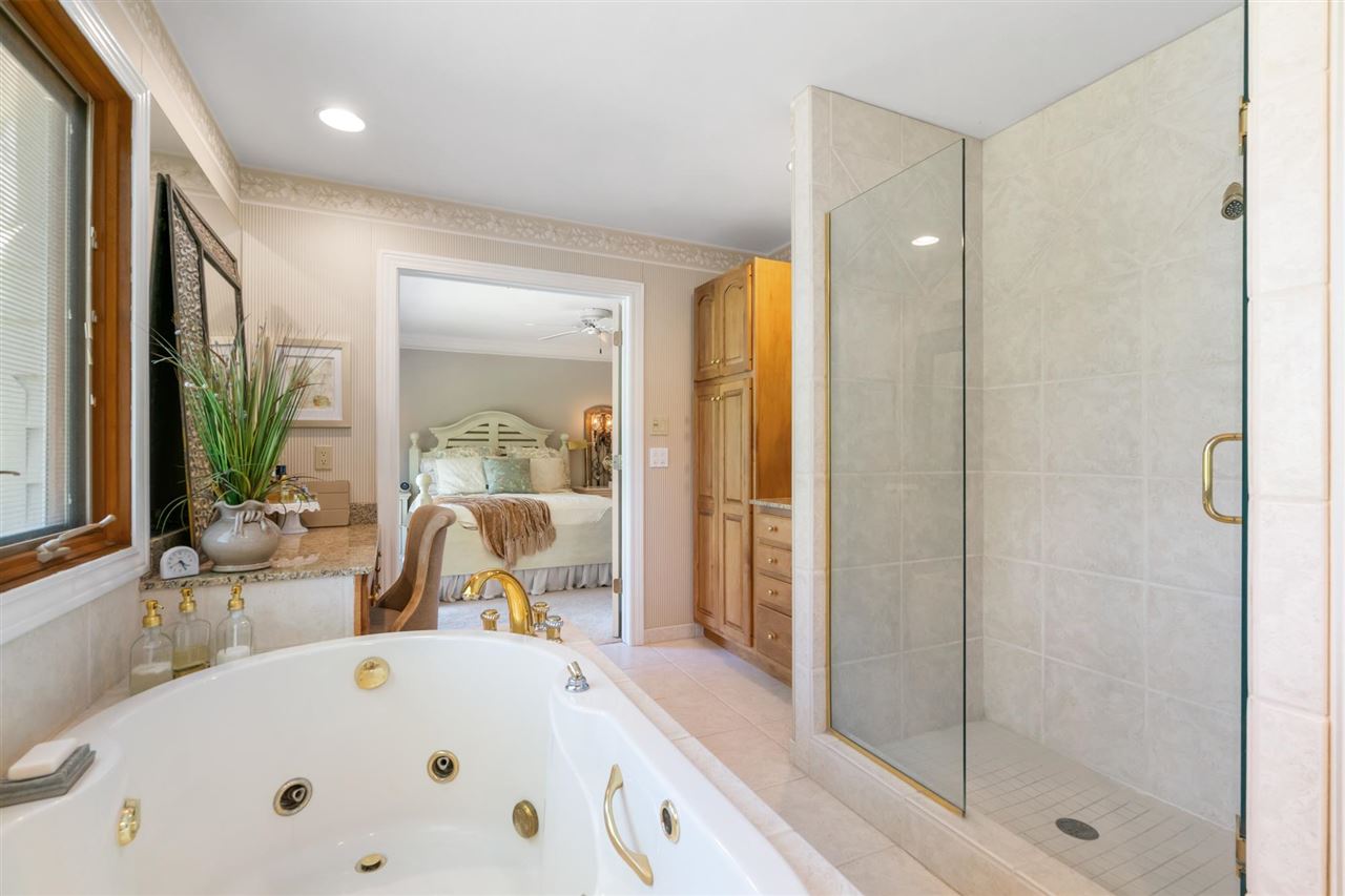2340 Pinecrest