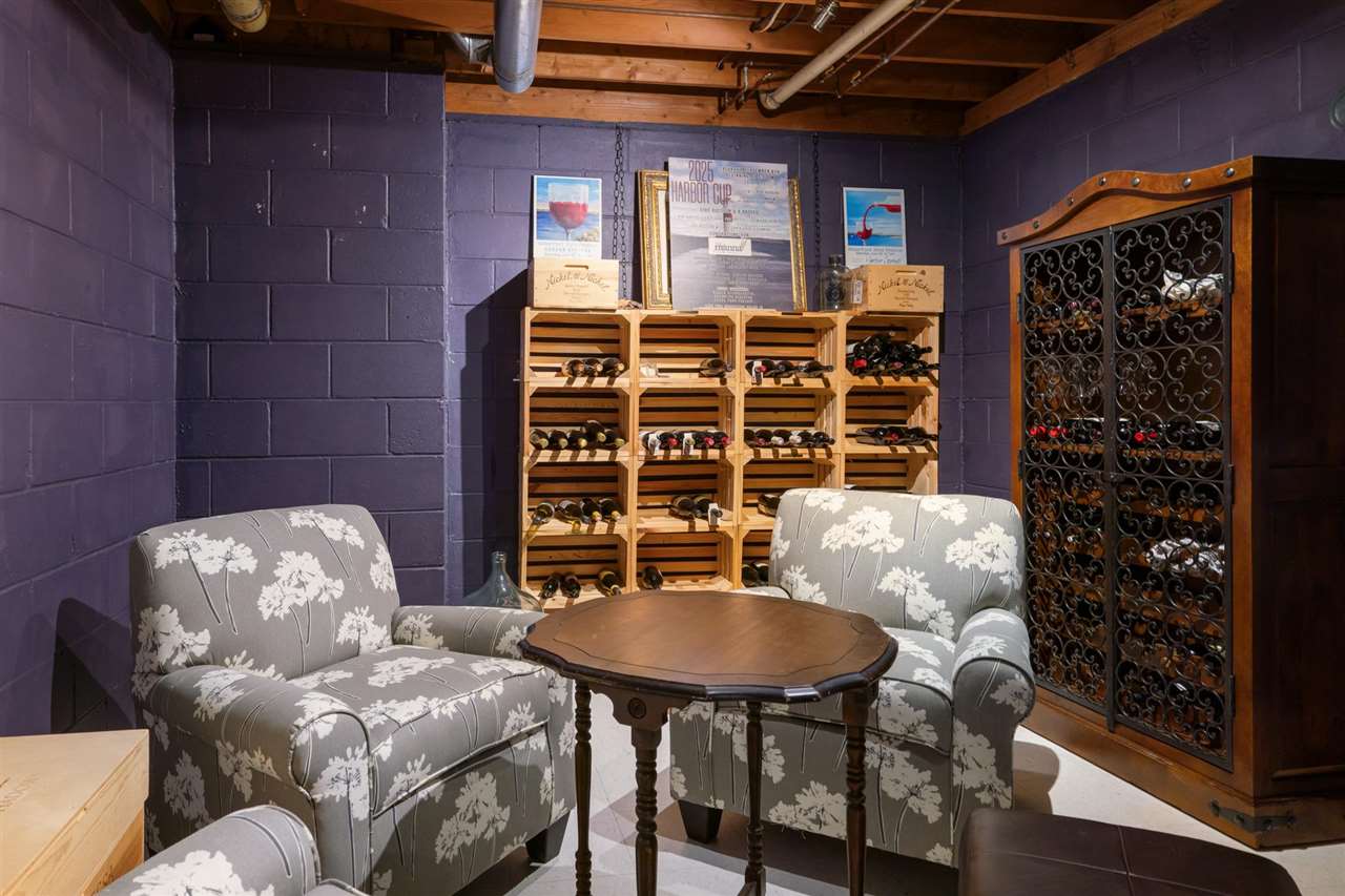 2340 Pinecrest