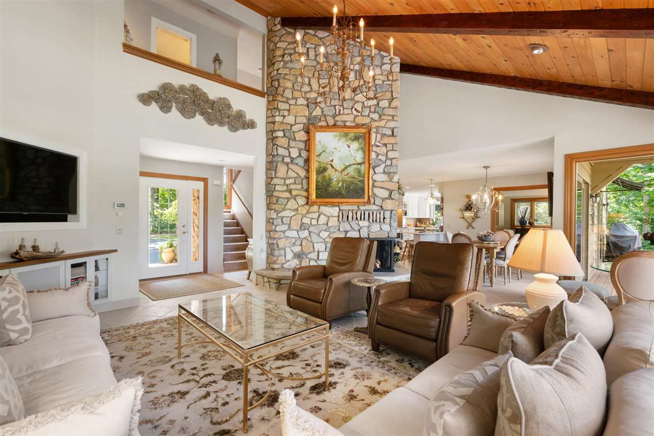 2340 Pinecrest