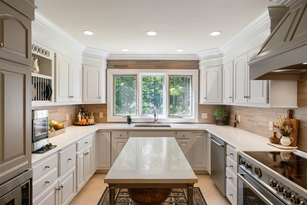 2340 Pinecrest