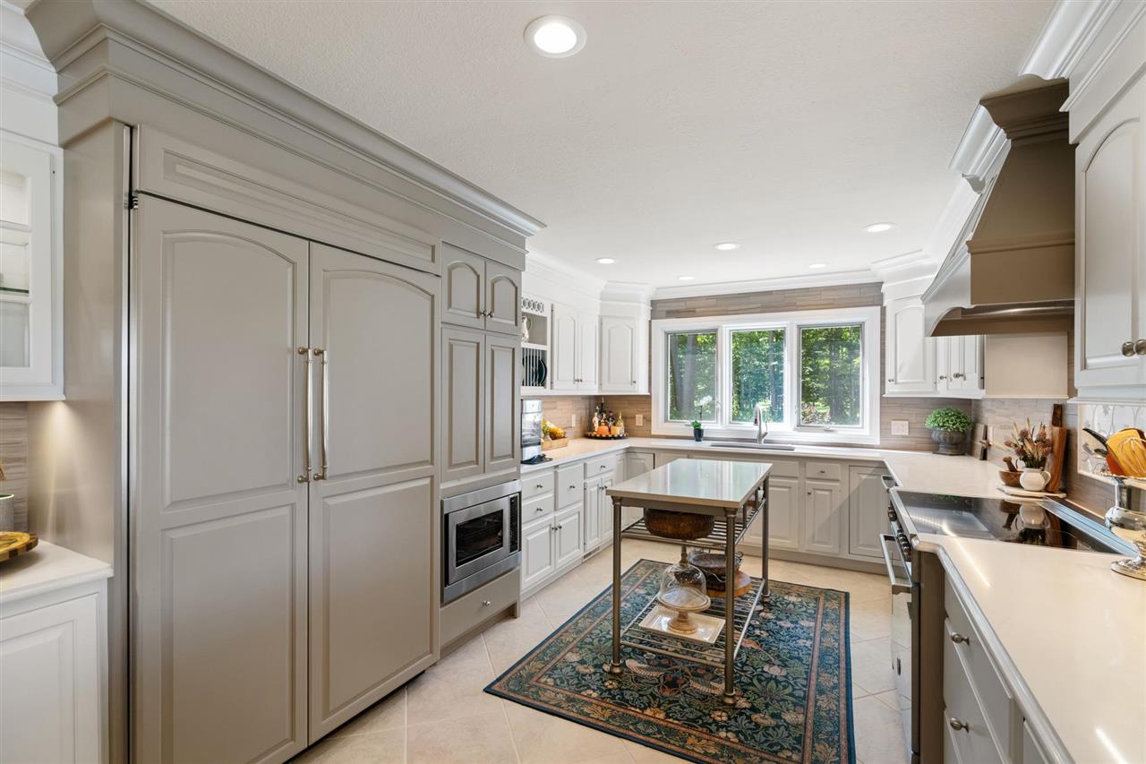 2340 Pinecrest