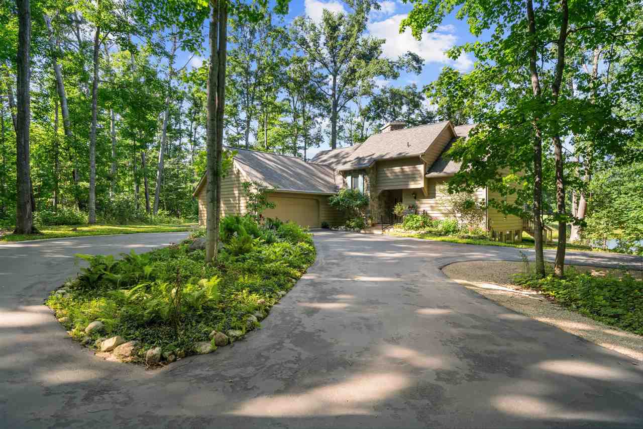 2340 Pinecrest