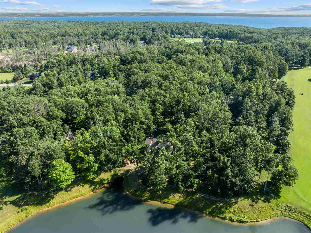 2340 Pinecrest