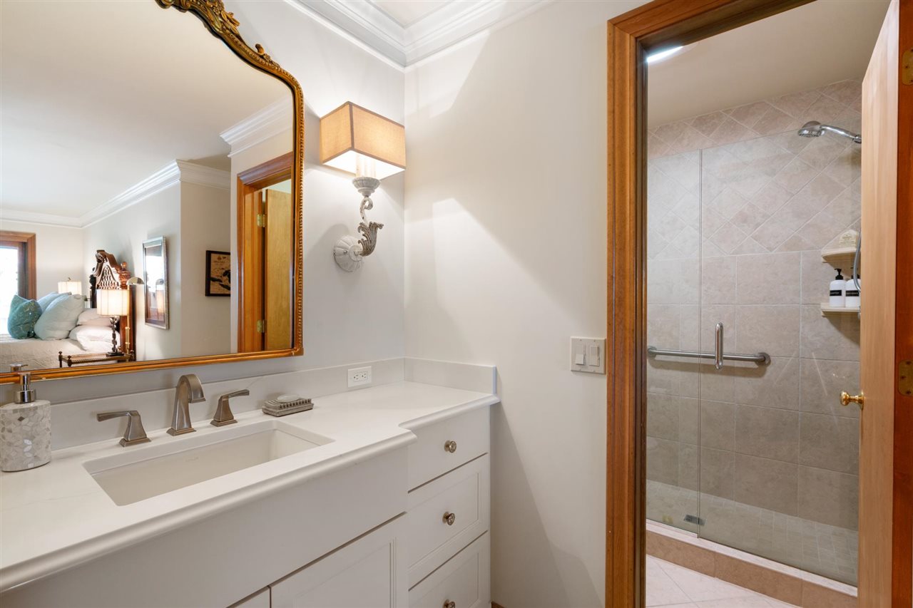 2340 Pinecrest