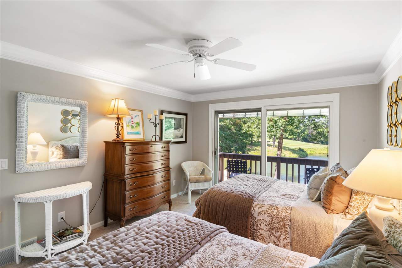2340 Pinecrest