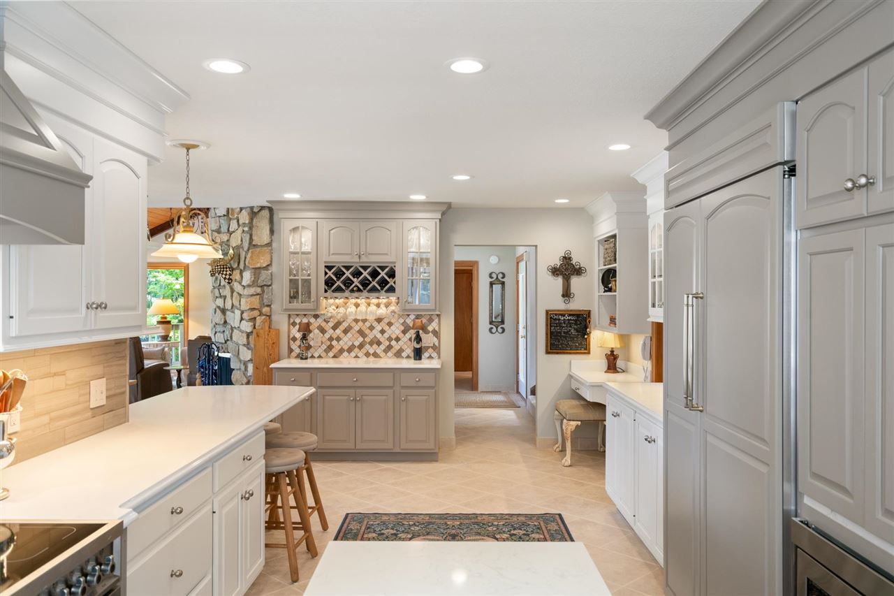 2340 Pinecrest
