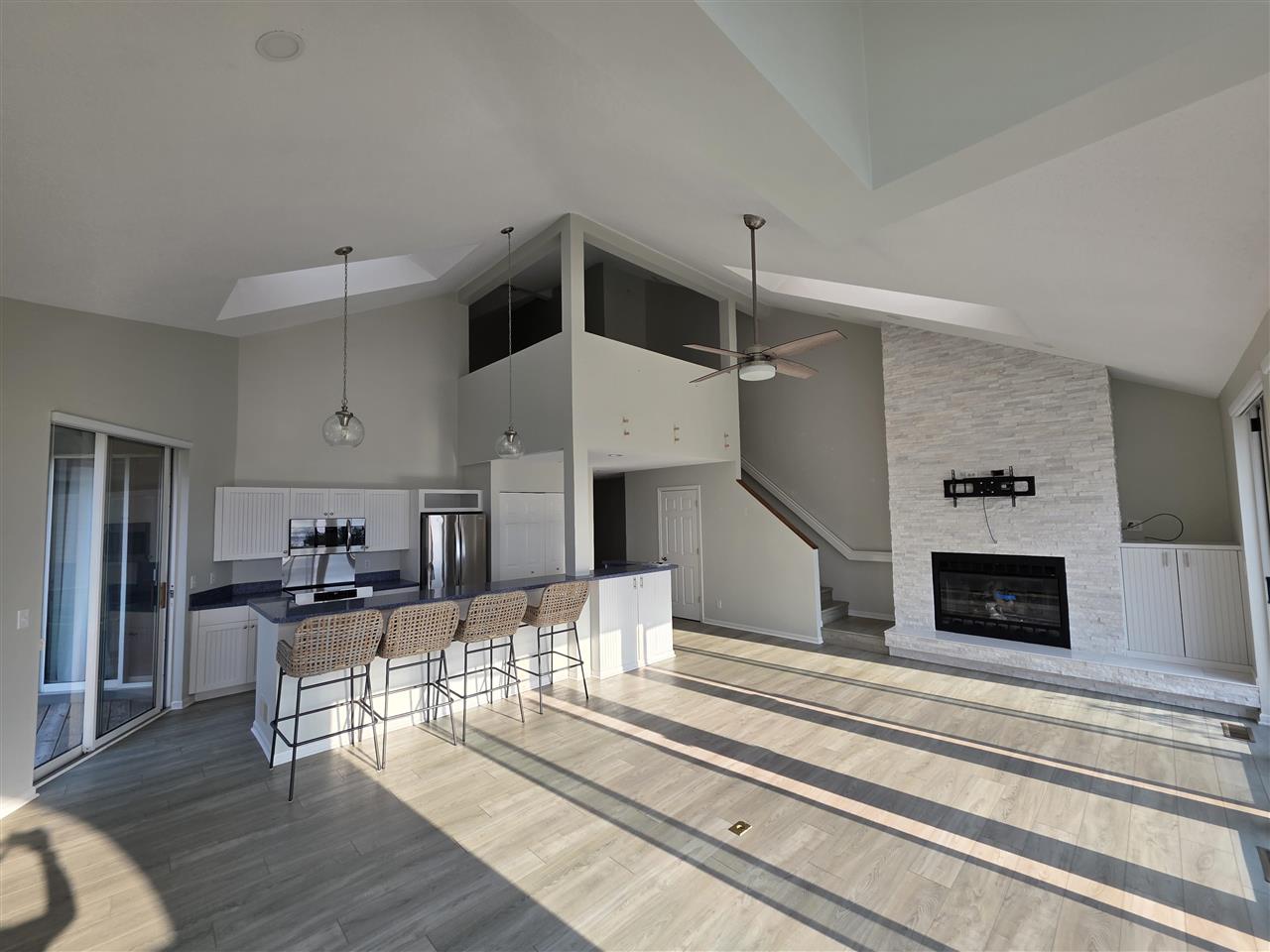 217 Belvedere Terr Unit: 24