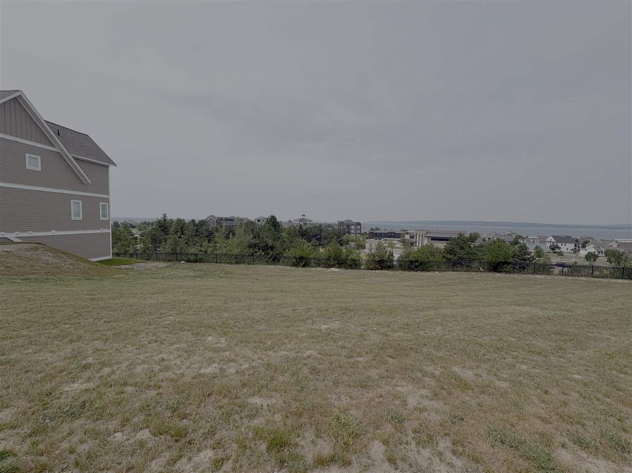 3776 Cliffs Drive