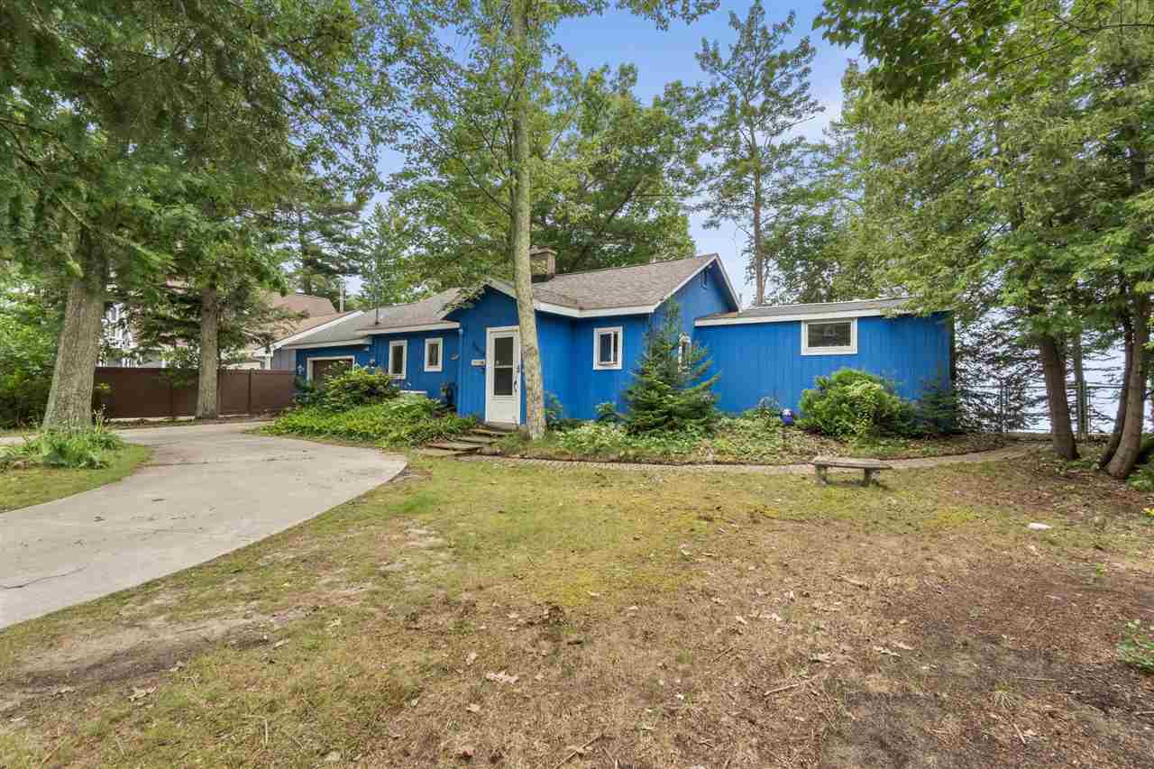 5628 MacKenzie Drive
