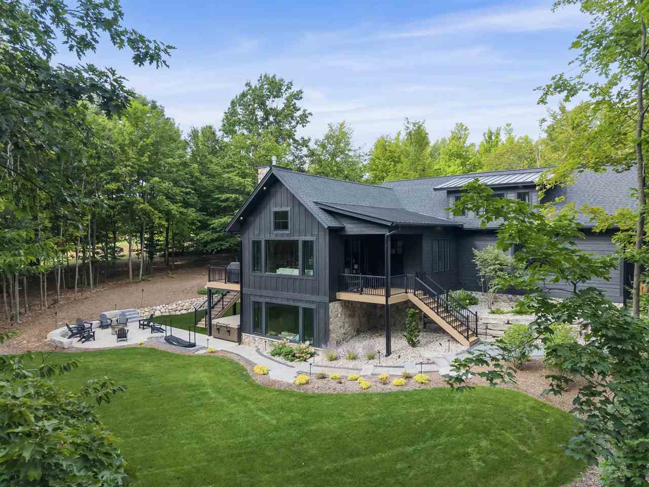 1735 Turnberry Trail