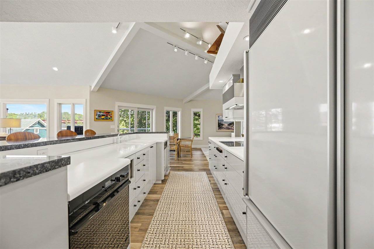 307 Belvedere Avenue Unit: 4