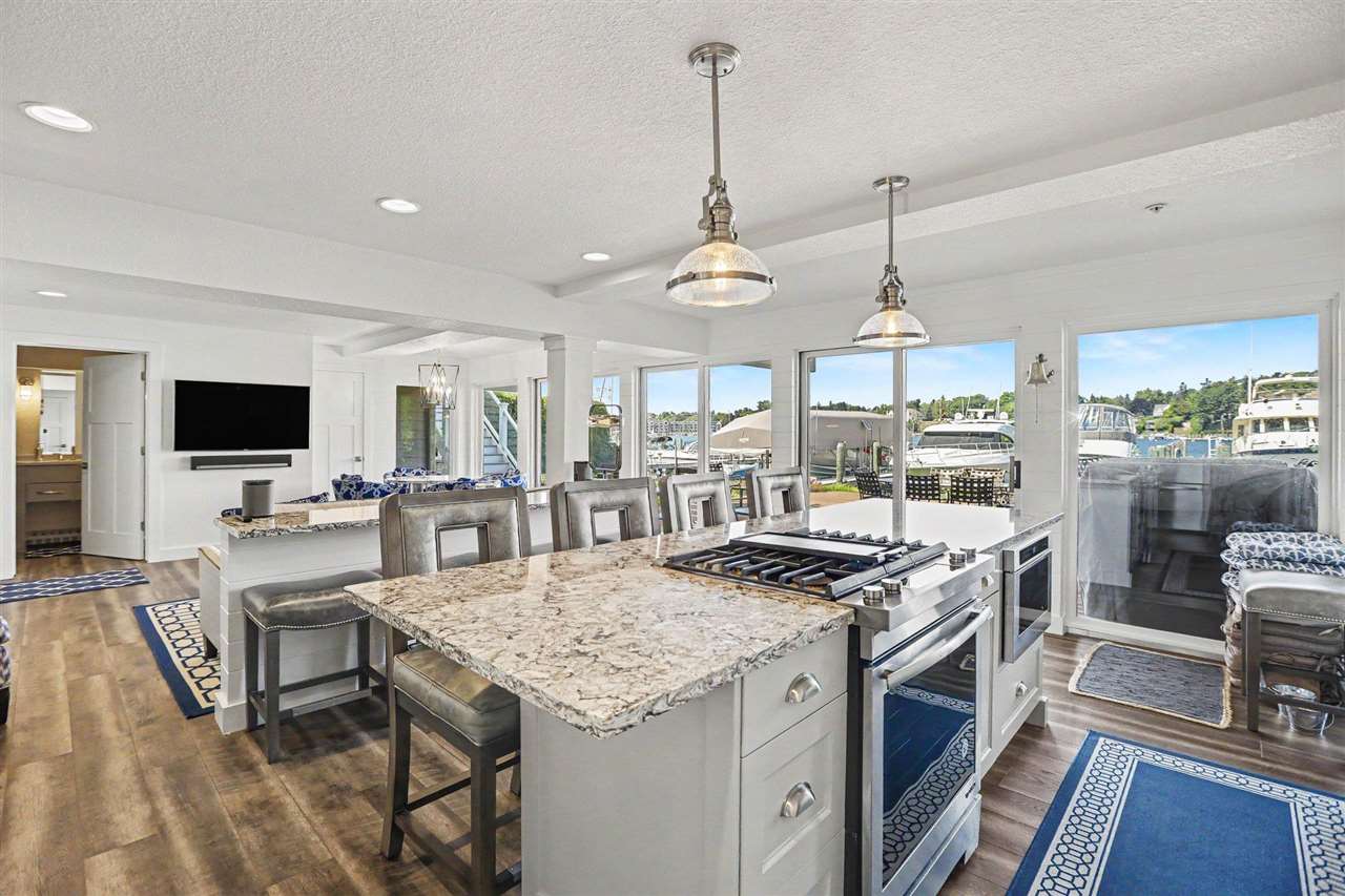 307 Belvedere Avenue Unit: 4