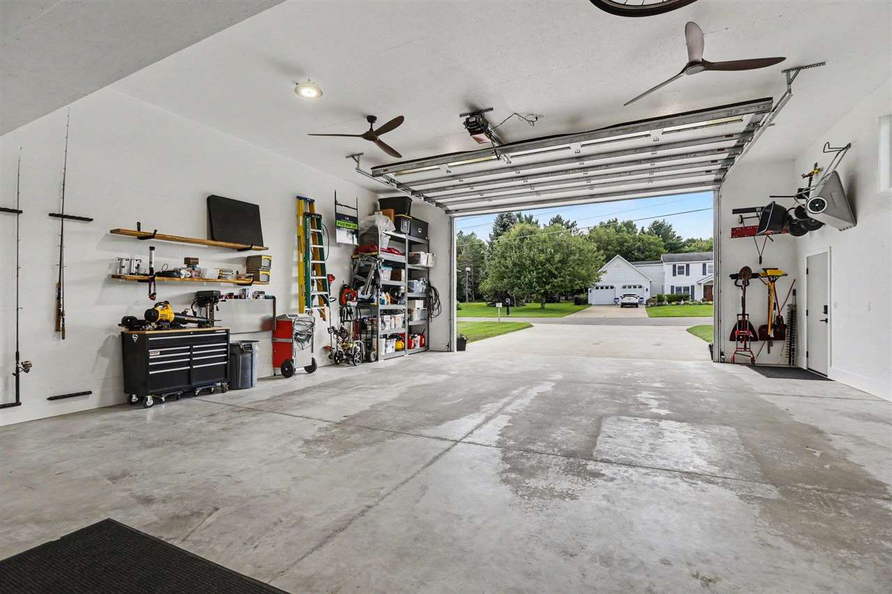 4906 Lakeshore Road