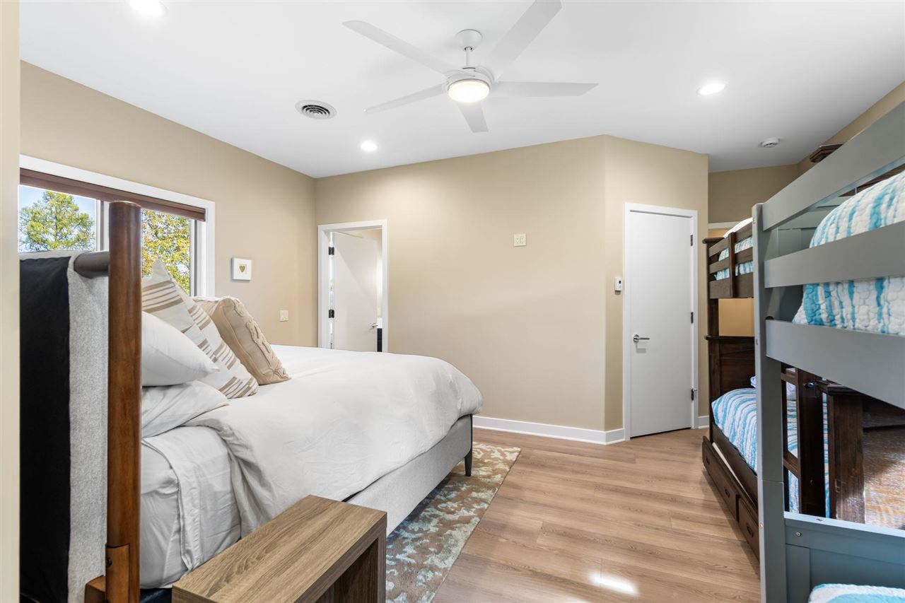 11550 Evergreen Lane
