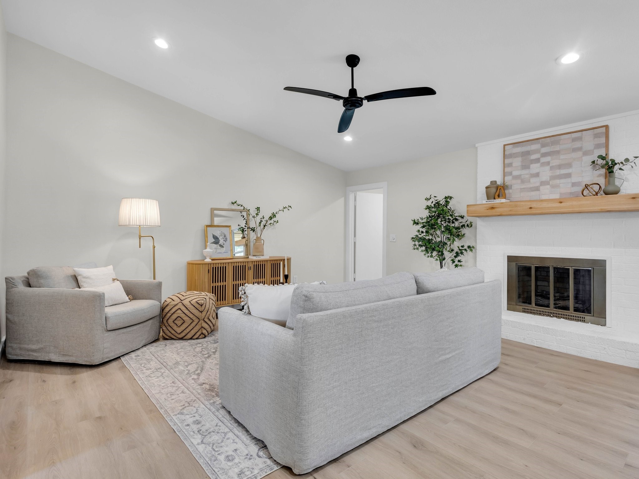 2103 J J Pearce Drive