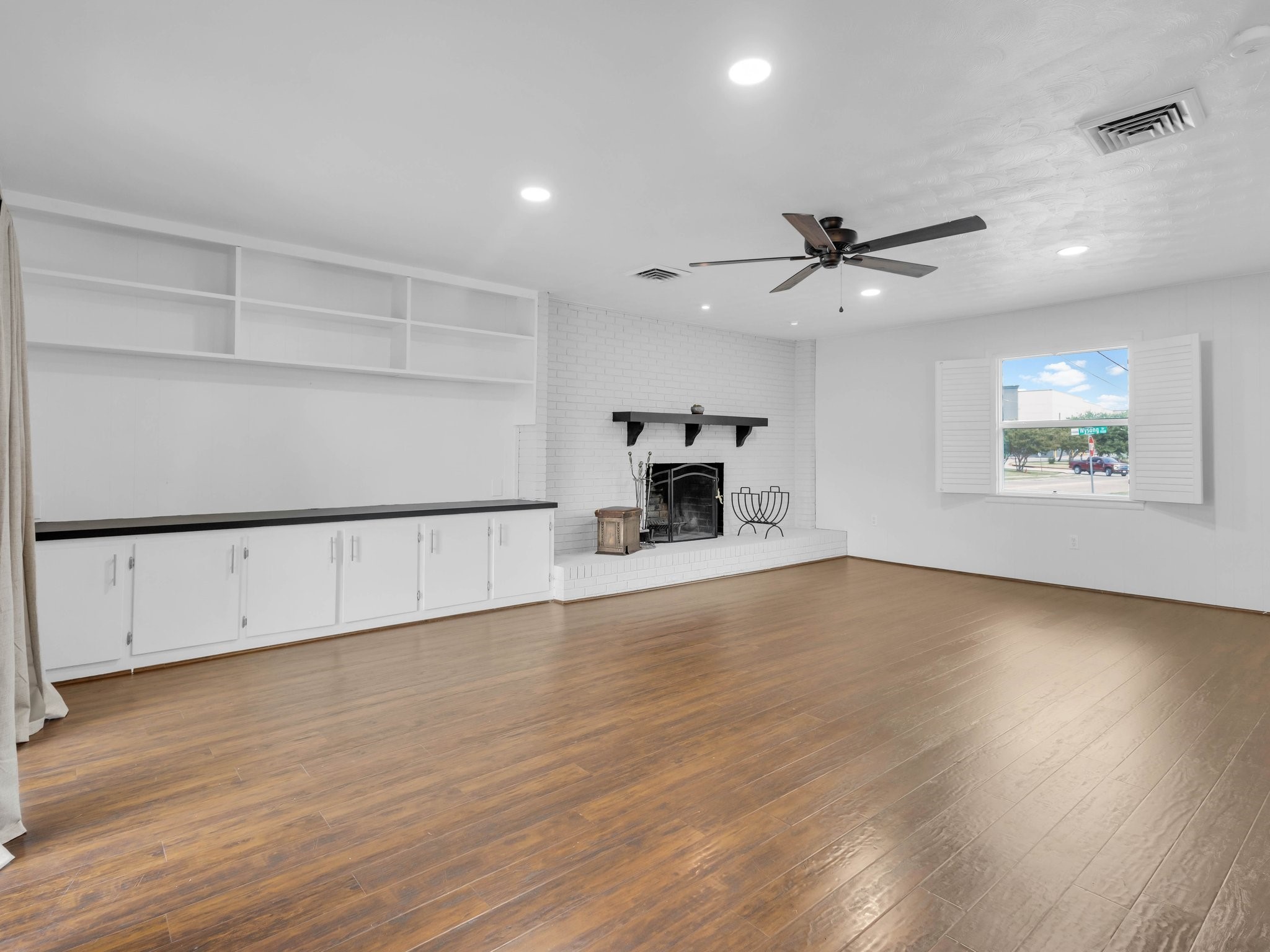 1511 Wysong Drive