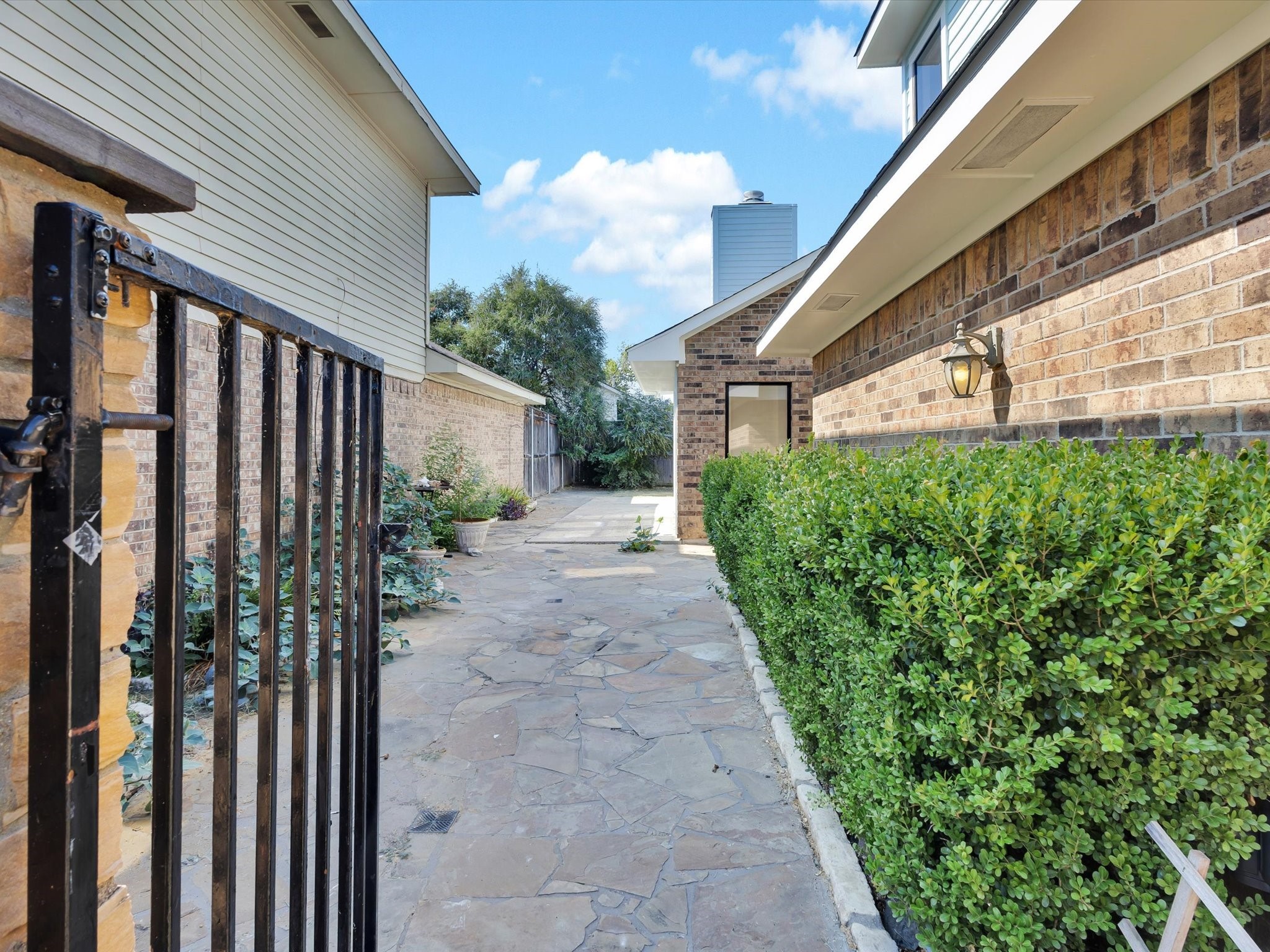 3822 Clover Hill Lane