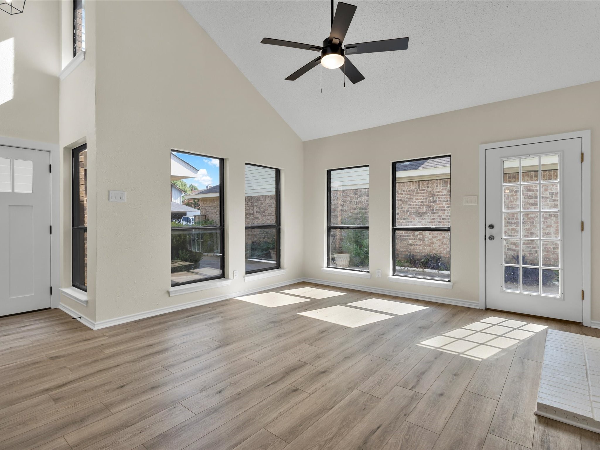 3822 Clover Hill Lane