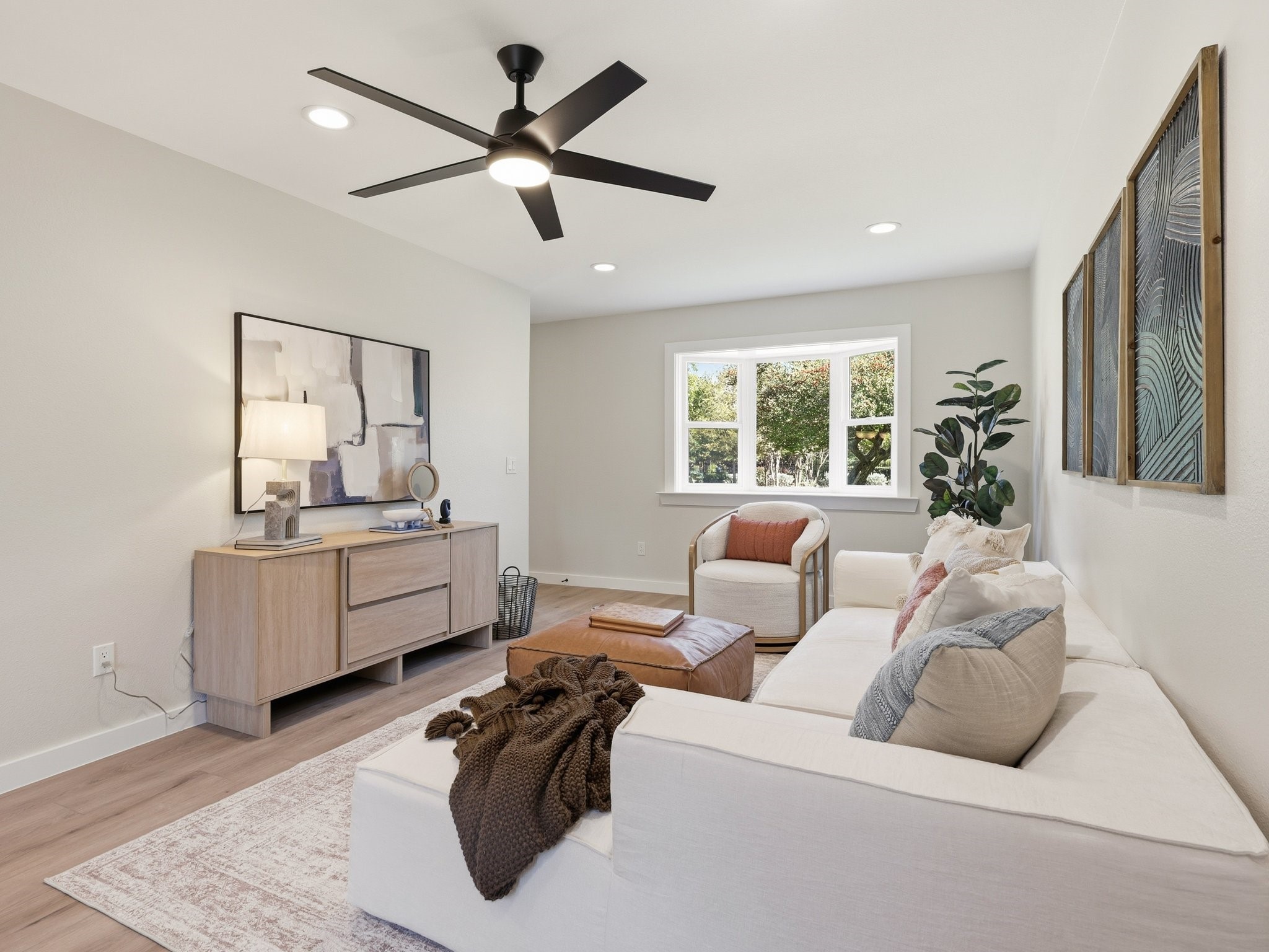 600 S Cottonwood Drive