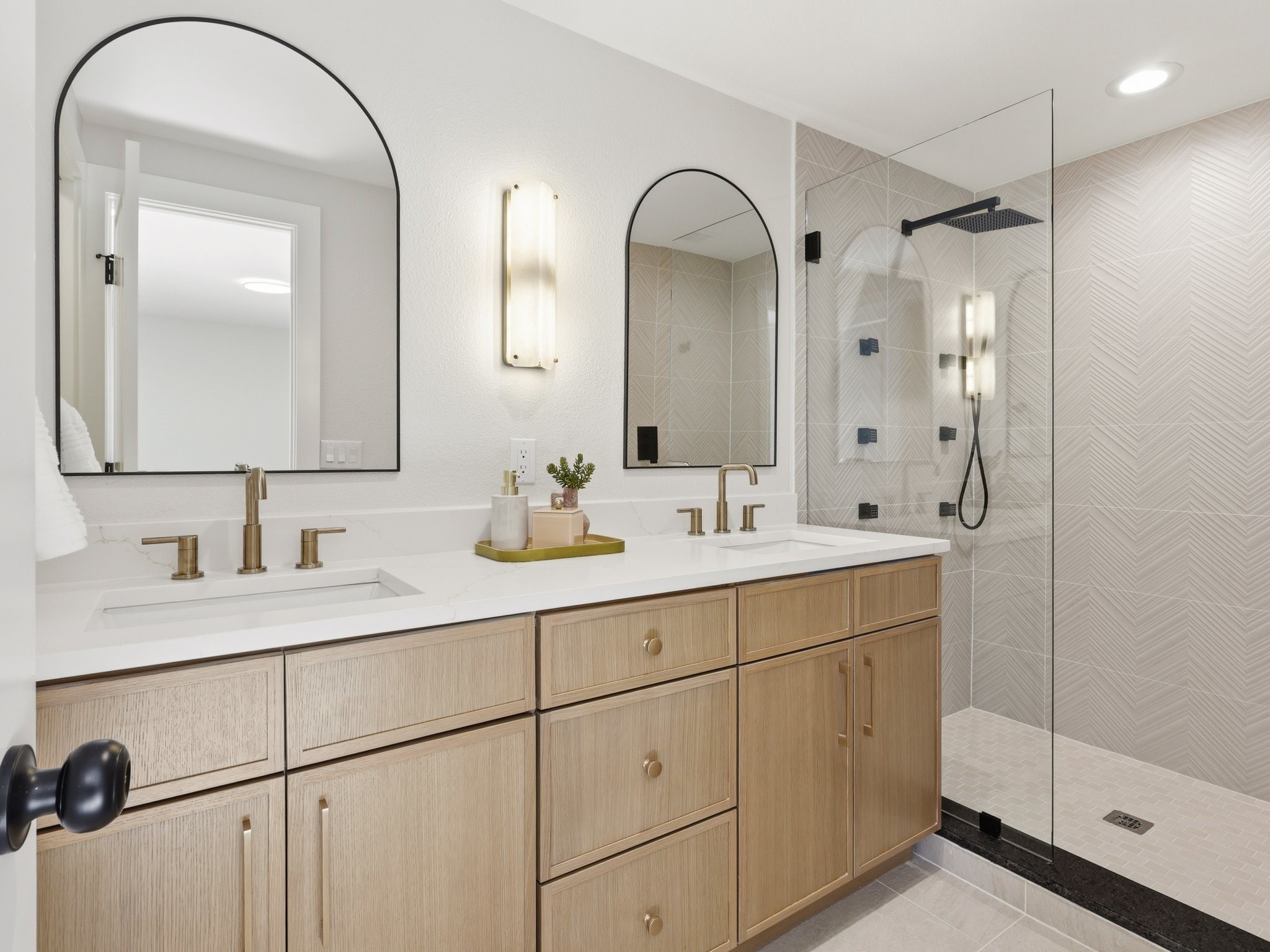 600 S Cottonwood Drive